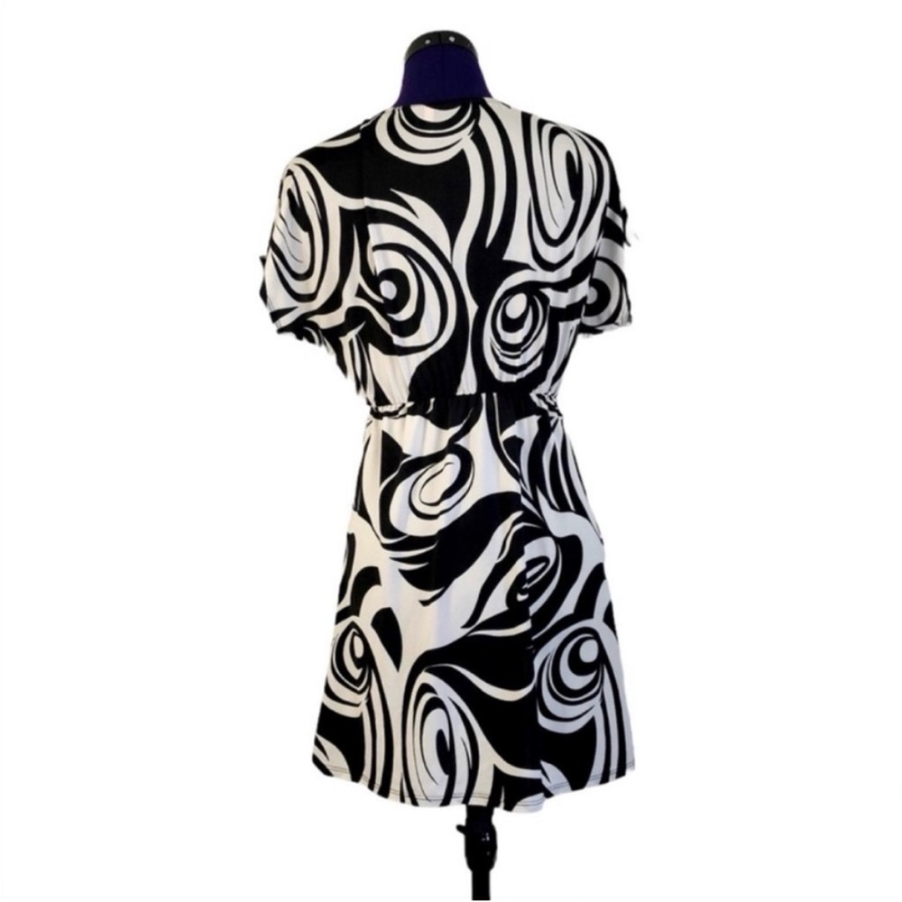 Y2K Black White Abstract Swirl V-Neck Empire Waist Short Sleeve Mini Dress - Picture 3 of 11